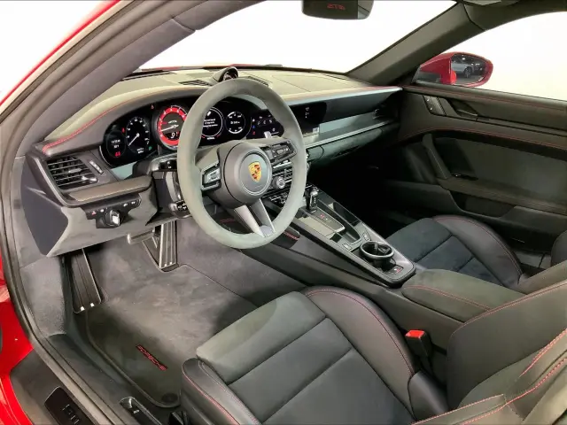 2024 Porsche 911 GTS - Photo 30