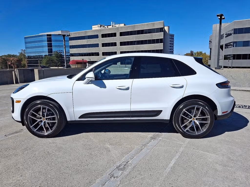 2026 Porsche Macan Base - Photo 12