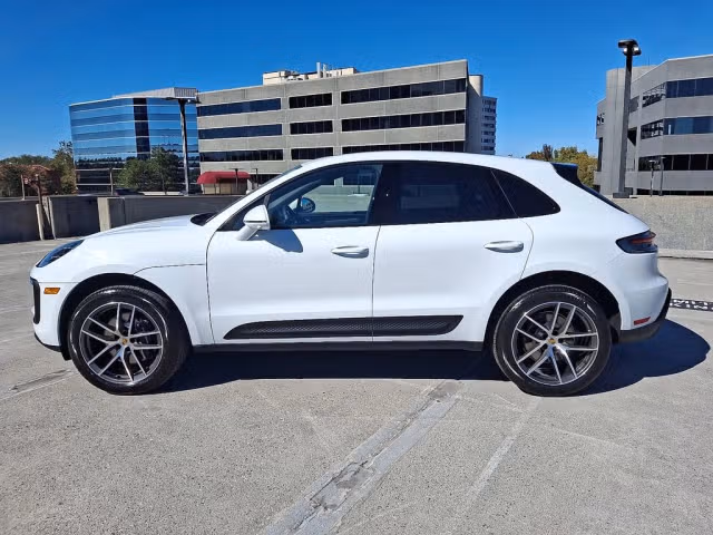 2026 Porsche Macan Base - Photo 10