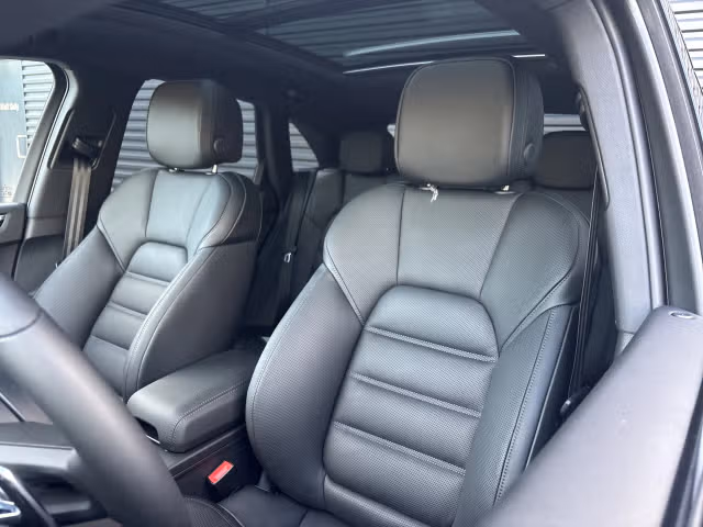 2026 Porsche Macan S - Photo 34