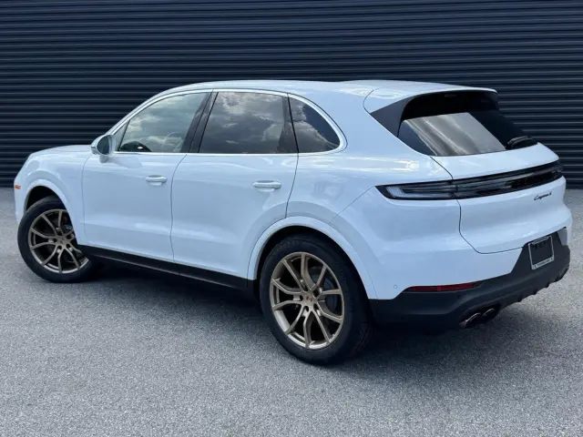 2025 Porsche Cayenne S - Photo 22