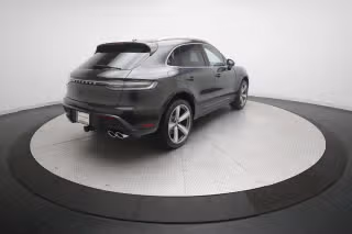 2026 Porsche Macan T - Photo 17
