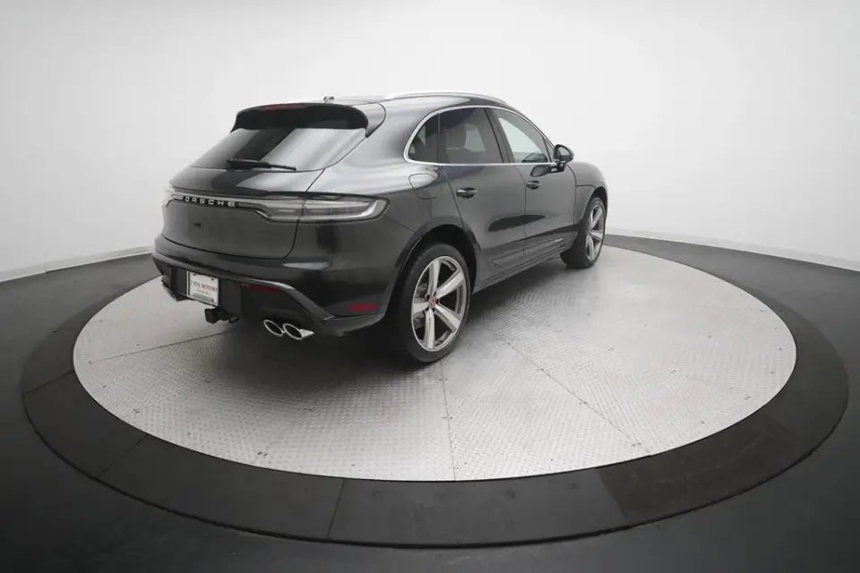 2026 Porsche Macan T - Photo 23