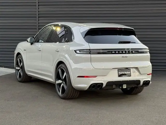 2025 Porsche Cayenne Turbo E-Hybrid - Photo 24