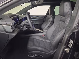 2025 Porsche Macan Turbo Electric - Photo 33