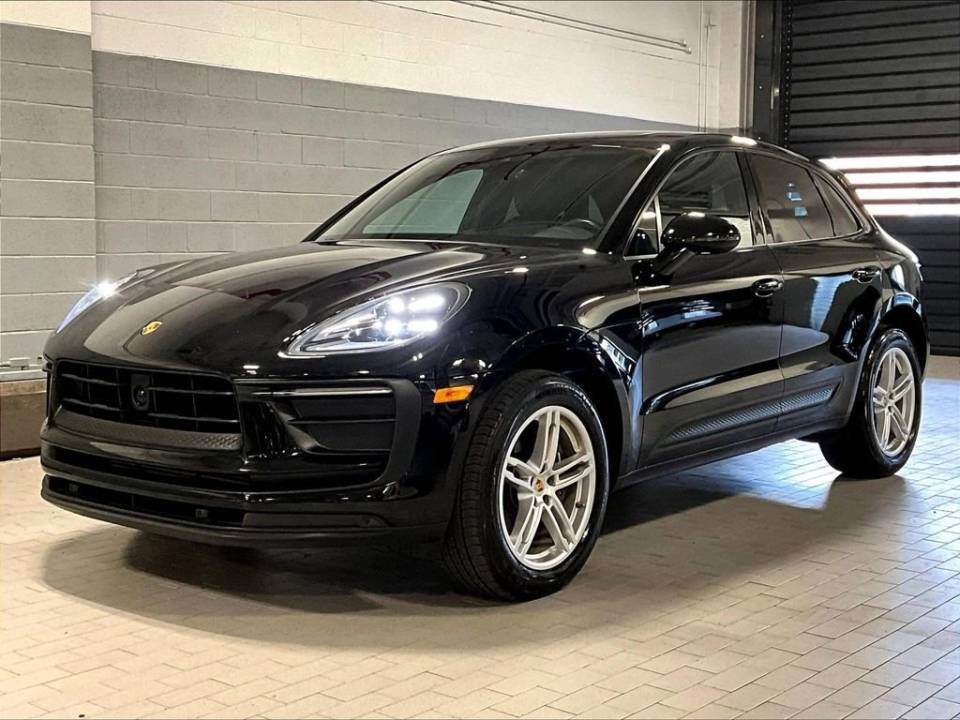 2023 Porsche Macan Base