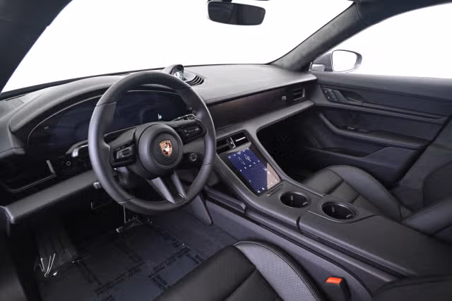 2026 Porsche Taycan GTS - Photo 26