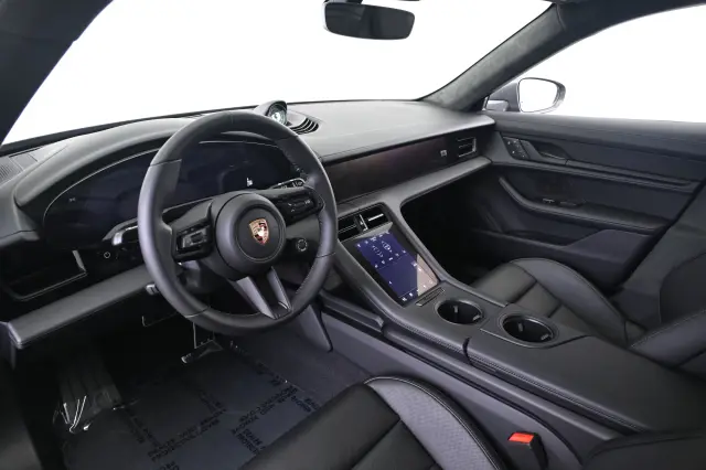 2026 Porsche Taycan GTS - Photo 30