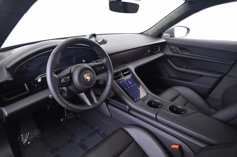 2026 Porsche Taycan GTS - Photo 27