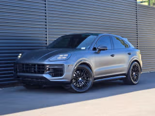 2025 Porsche Cayenne GTS's photo