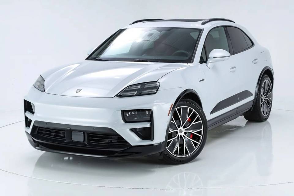 2025 Porsche Macan Turbo Electric