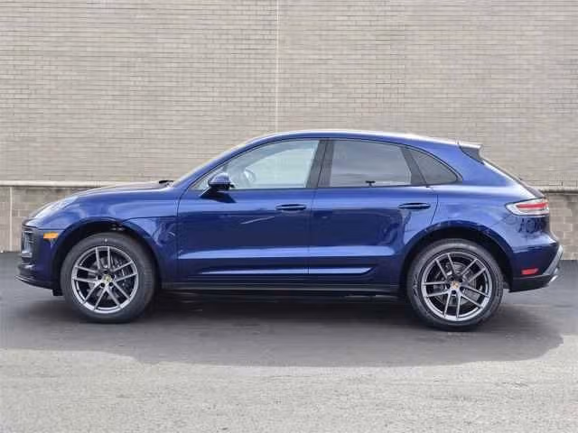 2025 Porsche Macan - Photo 11