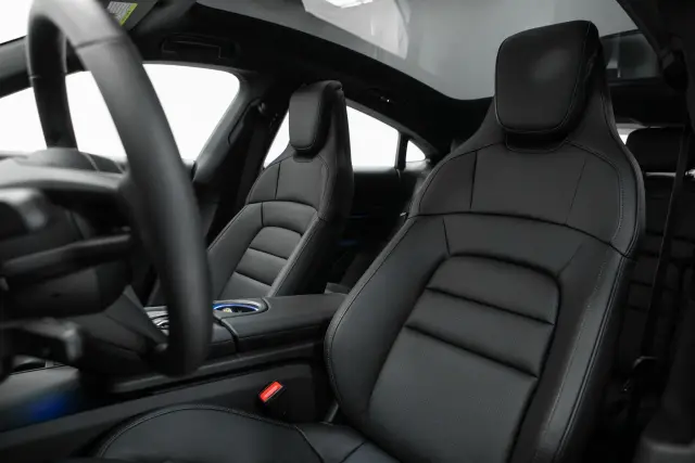 2026 Porsche Taycan S - Photo 38