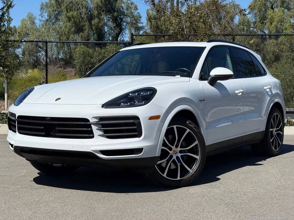 2022 Porsche Cayenne Platinum Edition