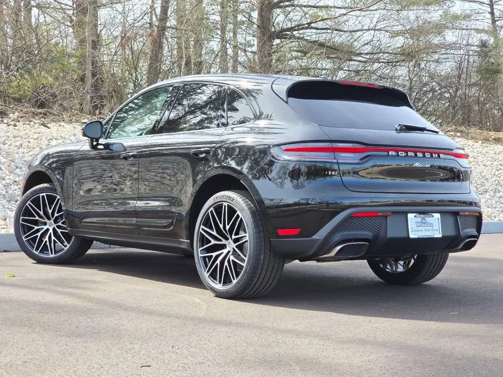 2026 Porsche Macan T - Photo 24