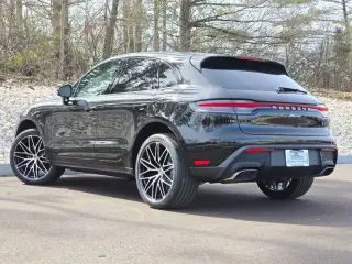 2026 Porsche Macan T - Photo 21