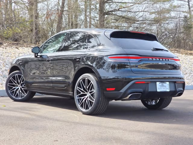 2026 Porsche Macan T - Photo 18