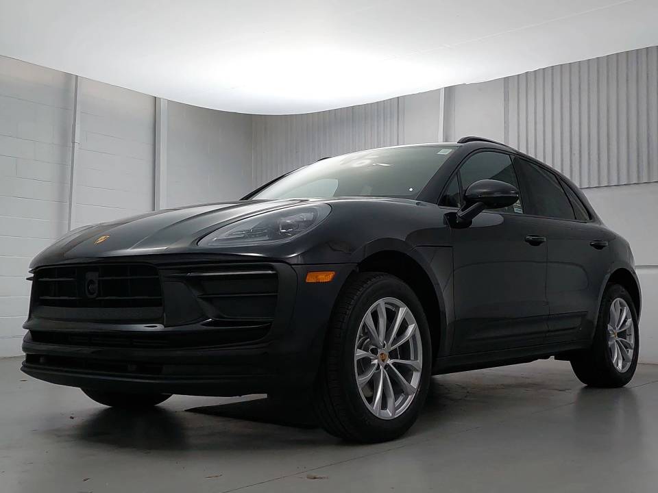 2026 Porsche Macan Base
