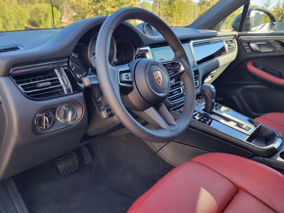 2025 Porsche Macan S - Photo 27