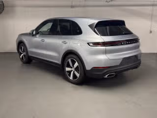 2025 Porsche Cayenne E-Hybrid - Photo 17