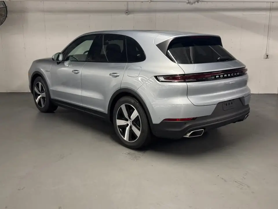 2025 Porsche Cayenne E-Hybrid - Photo 23