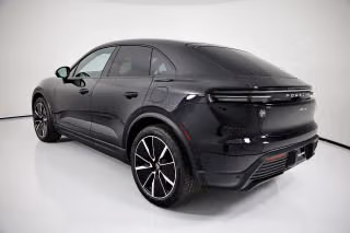 2026 Porsche Macan Base - Photo 17