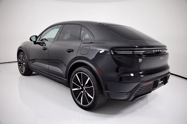 2026 Porsche Macan Base - Photo 18