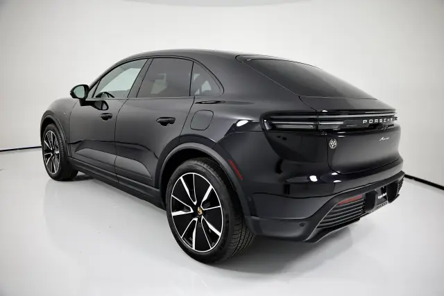 2026 Porsche Macan Base - Photo 22