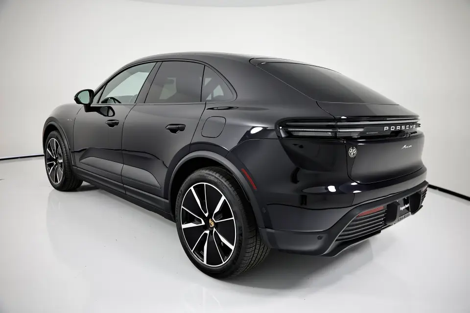 2026 Porsche Macan Base - Photo 23