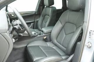 2026 Porsche Macan T - Photo 33
