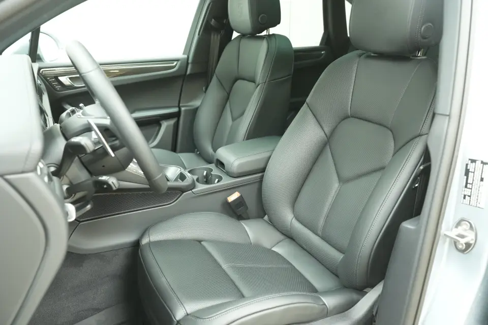 2026 Porsche Macan T - Photo 39