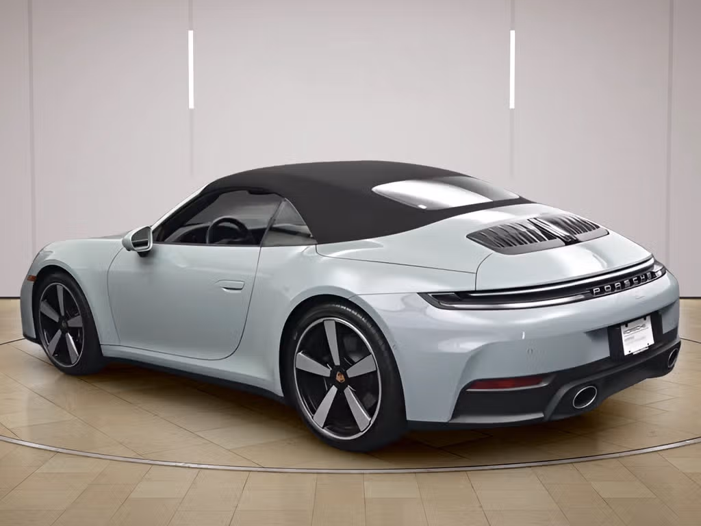 2025 Porsche 911 - Photo 20