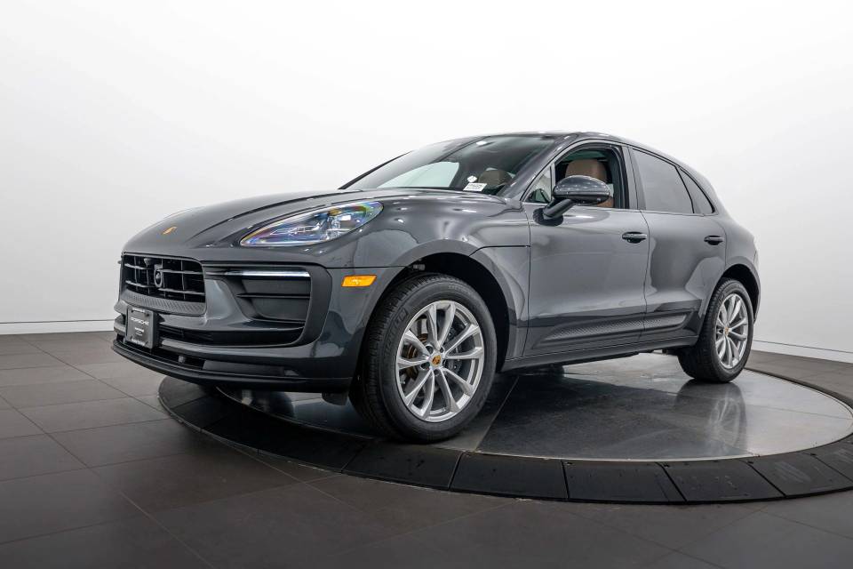 2025 Porsche Macan