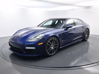 2022 Porsche Panamera 4S's photo