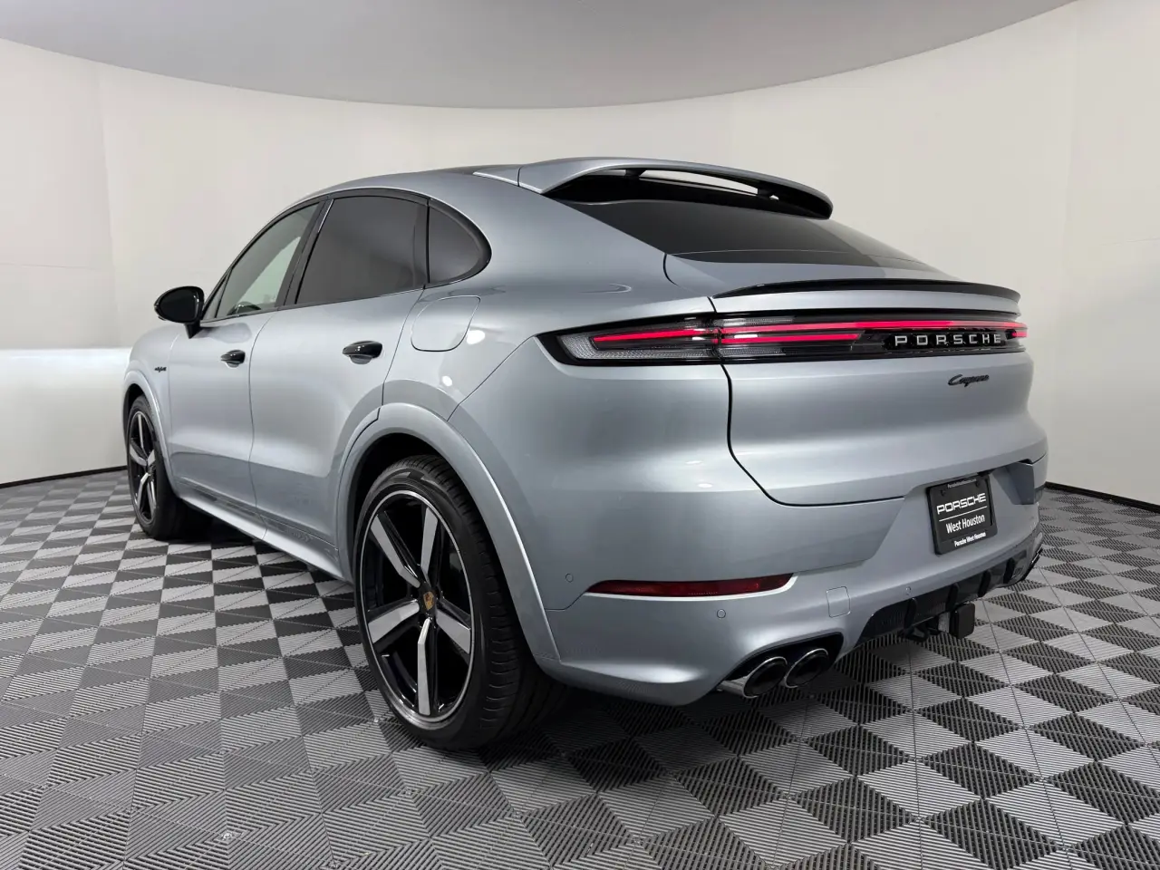 2026 Porsche Cayenne Coup E-Hybrid - Photo 24