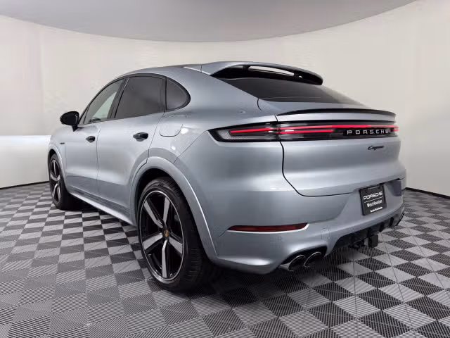 2026 Porsche Cayenne Coup E-Hybrid - Photo 18