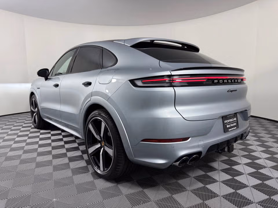 2026 Porsche Cayenne Coup E-Hybrid - Photo 19
