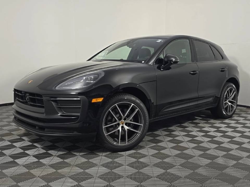 2026 Porsche Macan Base