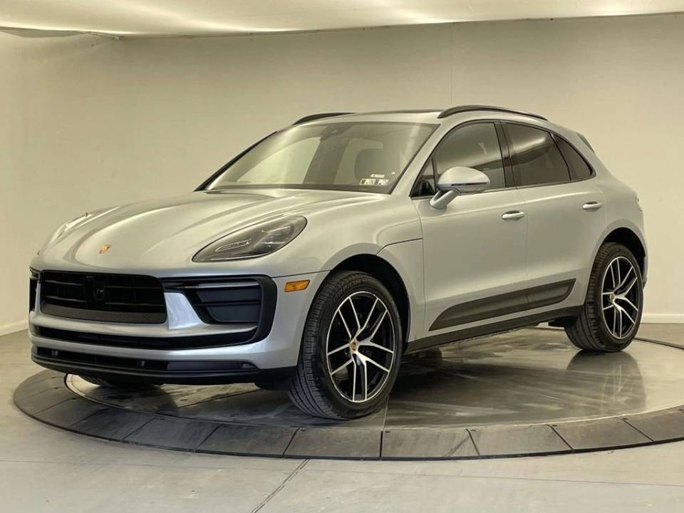 2022 Porsche Macan Base