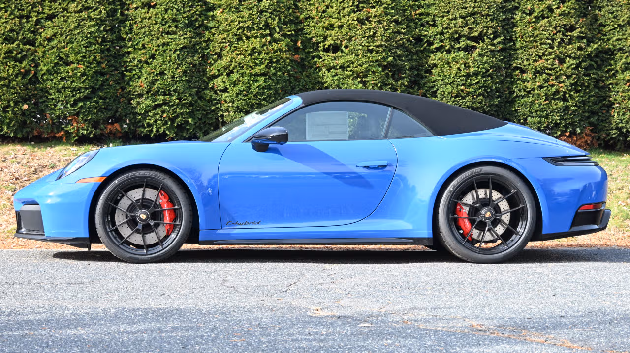 2026 Porsche 911 GTS - Photo 12