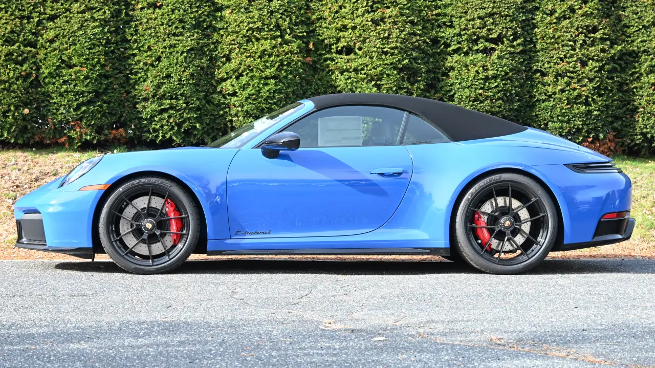2026 Porsche 911 GTS - Photo 16