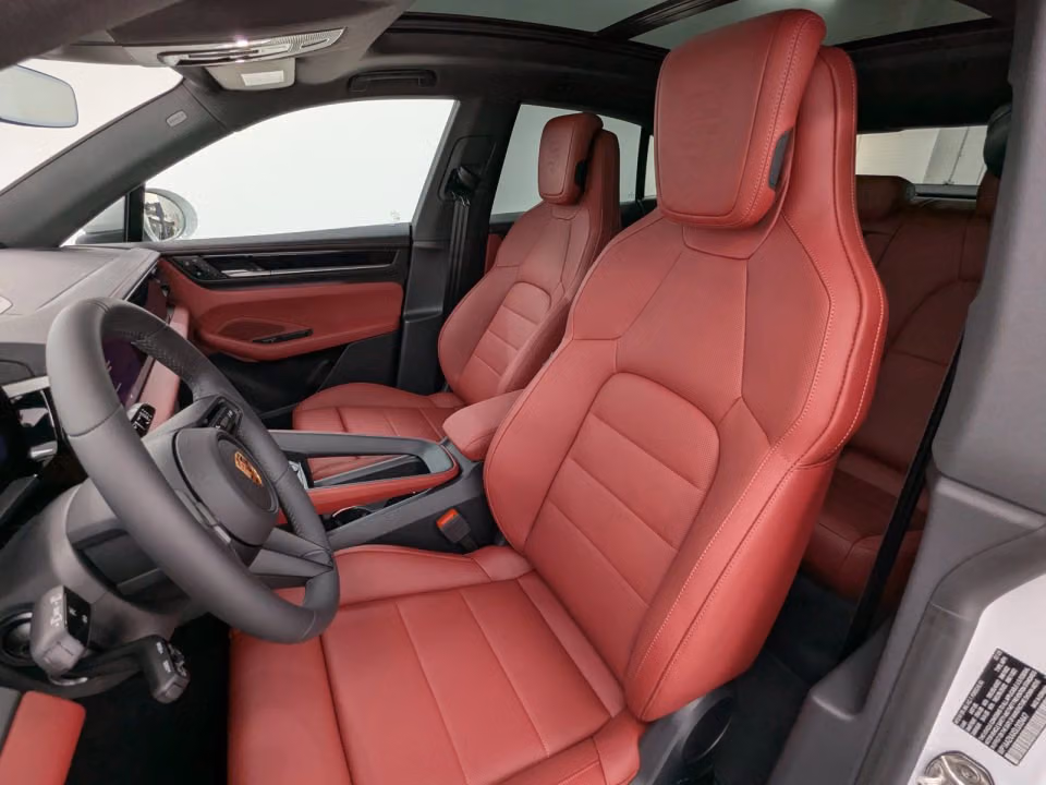 2025 Porsche Macan Base - Photo 35