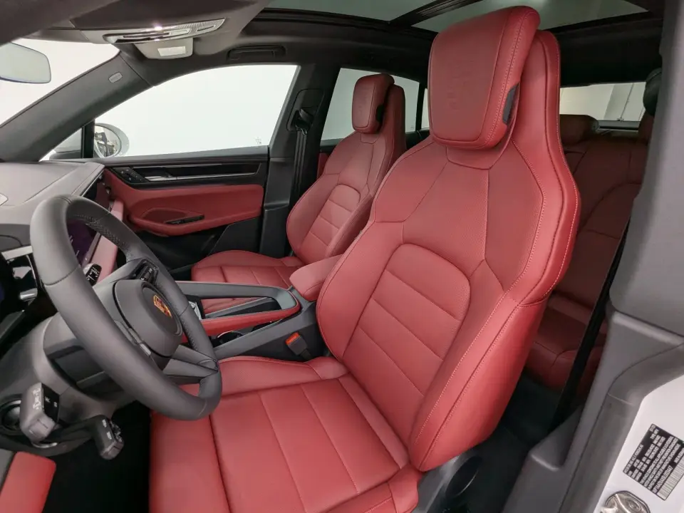 2025 Porsche Macan Base - Photo 39