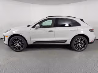 2026 Porsche Macan Base - Photo 9