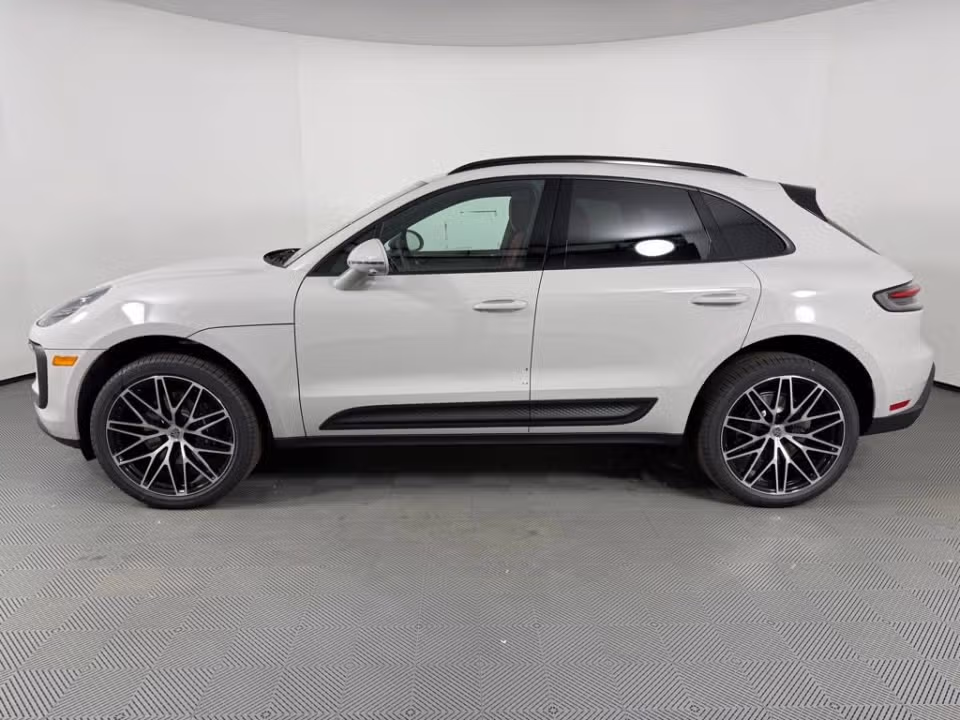 2026 Porsche Macan Base - Photo 11
