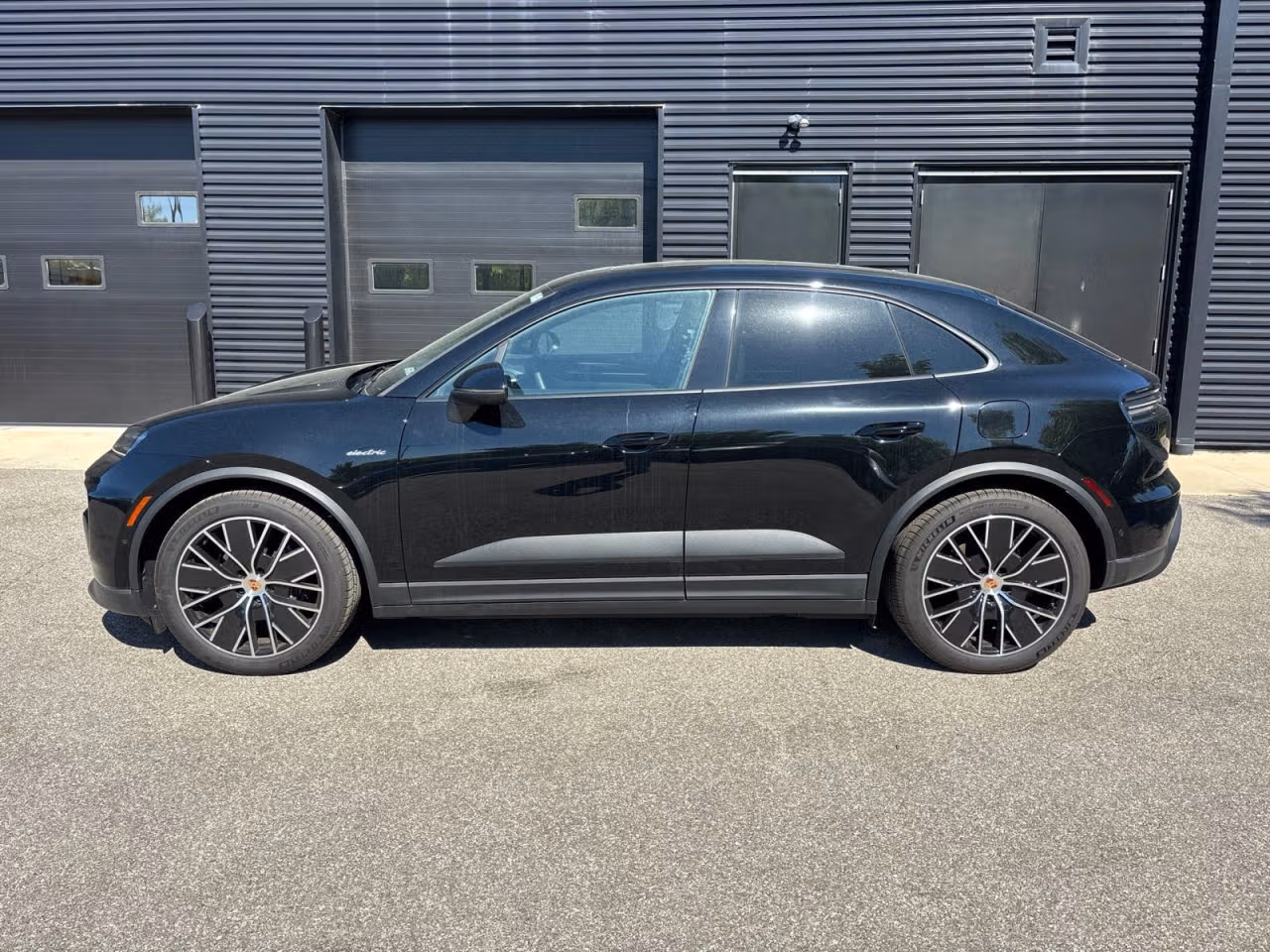 2025 Porsche Macan Base - Photo 28