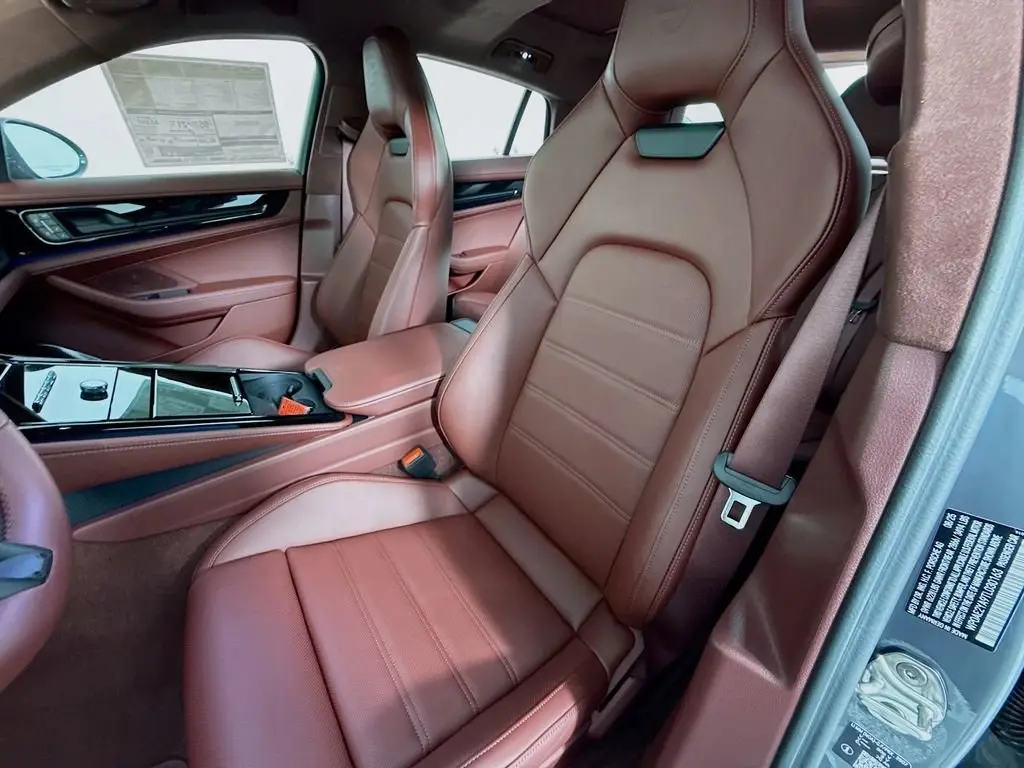 2026 Porsche Panamera 4 E-Hybrid - Photo 40