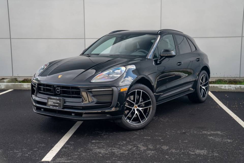 2025 Porsche Macan T