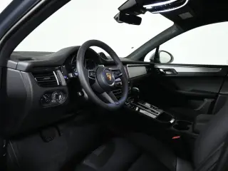 2026 Porsche Macan - Photo 29