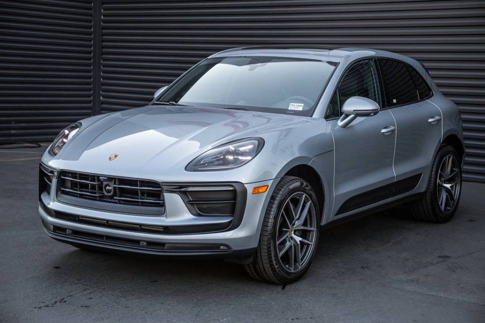 2025 Porsche Macan Base